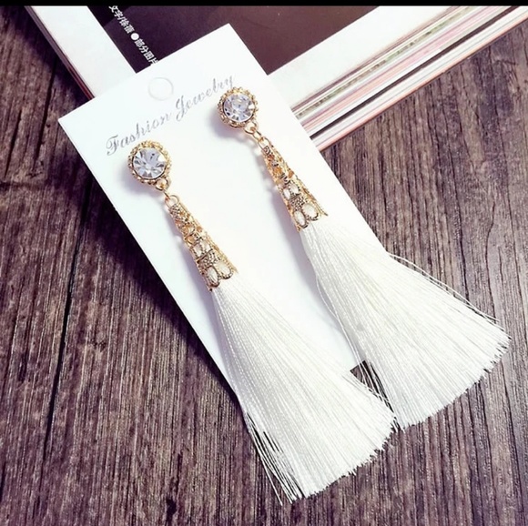 🌺SOLD! Gorgeous White CZ Tassel Earrings 🌺 - Picture 2 of 2